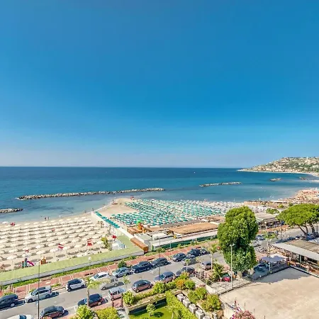 Cosy In With Garden And Terrace * Arma di Taggia